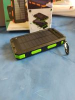 Neue Solar Powerbank 10 000 mA mit LED Licht 1 USB micro + 2 USB Berlin - Wilmersdorf Vorschau