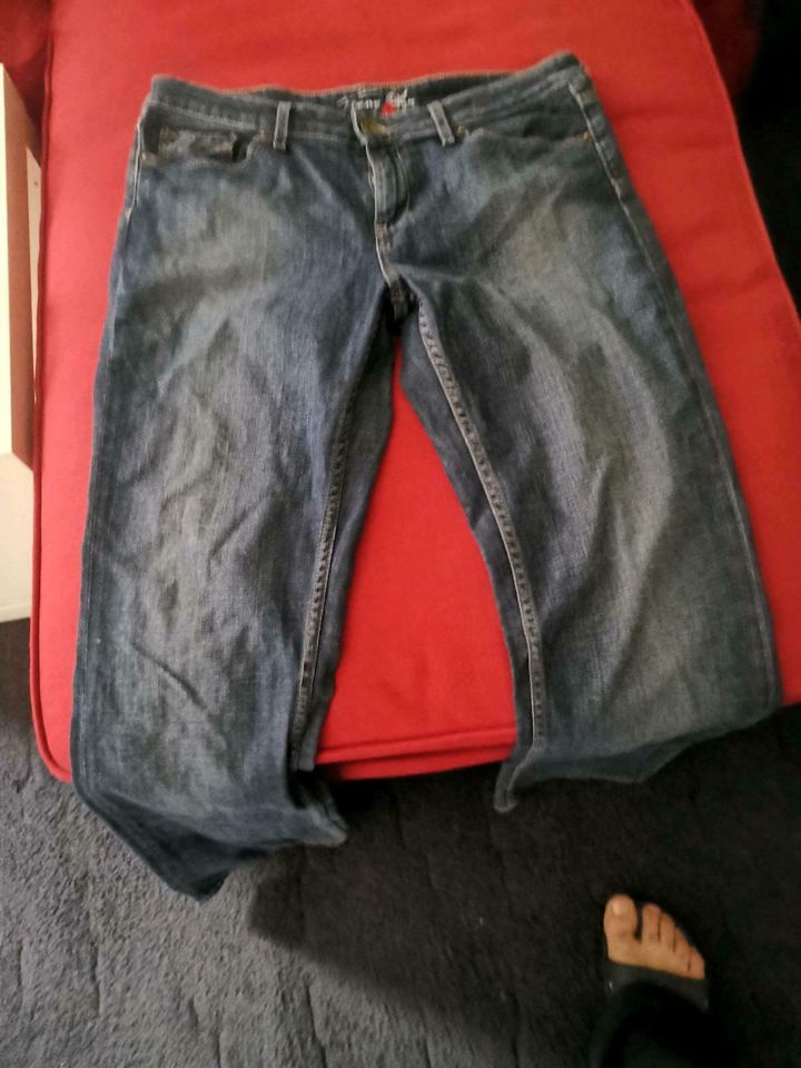 Tommy Hollifiger Original Hosen30 32 Große in Duisburg