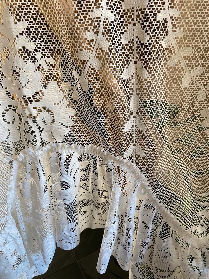 Ungewöhnliche Gardine/Vorhang, Vintage /Shabby Chic, 143 cm breit in Forstern