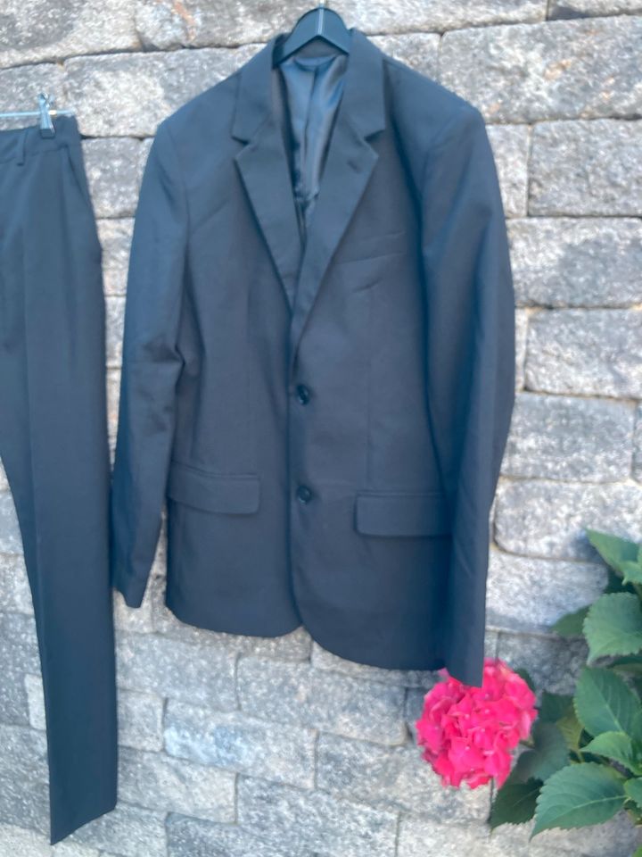 Jungen Anzug schwarz Gr. 170 in Graben (Lechfeld)