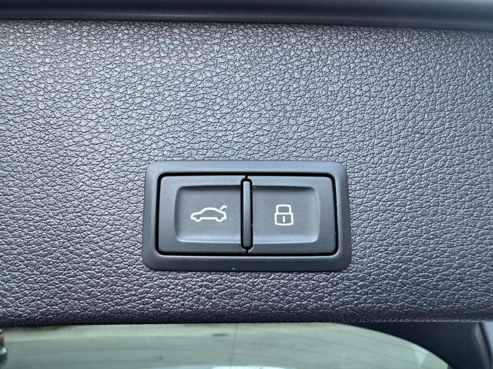 Audi Q2 mit Apple CarPlay, Navi, Sitzheizung, Klimaautomatik, ACC in Lindlar