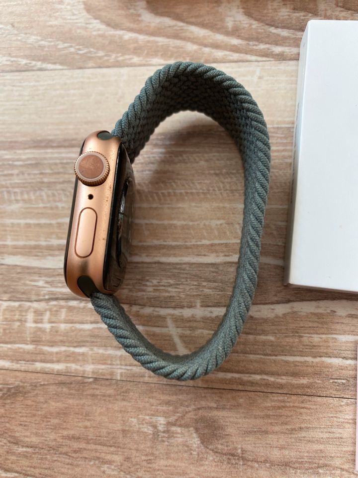 Apple Watch Series 6 40mm in Ahrenshagen-Daskow