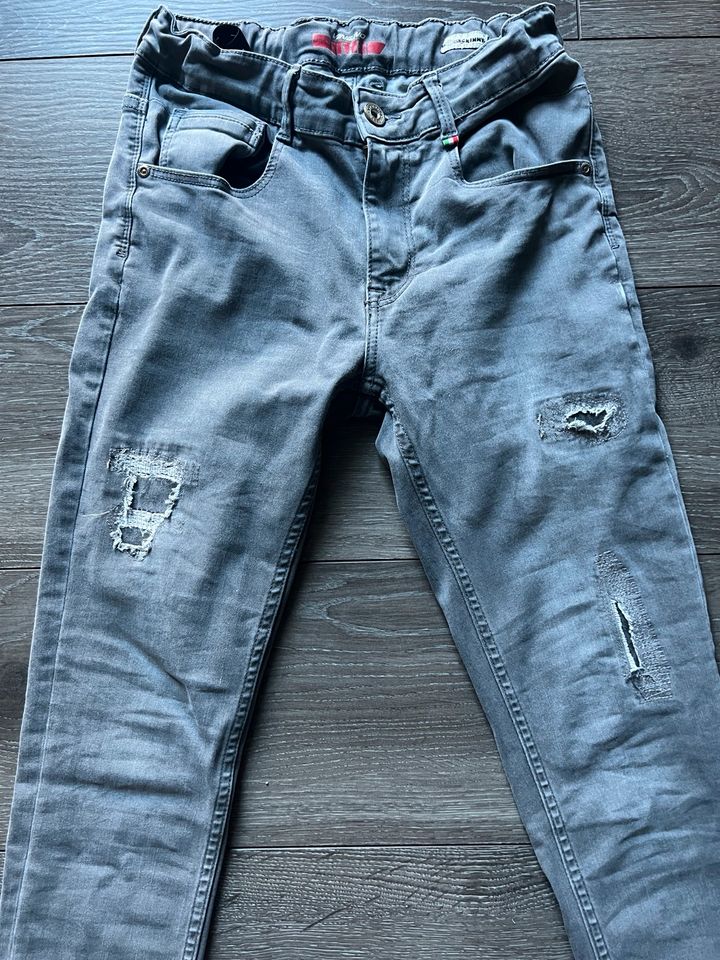 Vingino Jeans Gr. 164, grau w. NEU! in Brakel