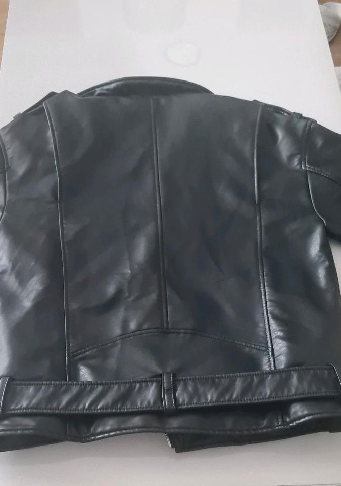 Zara Lederjacke oversize, XS in Hamburg