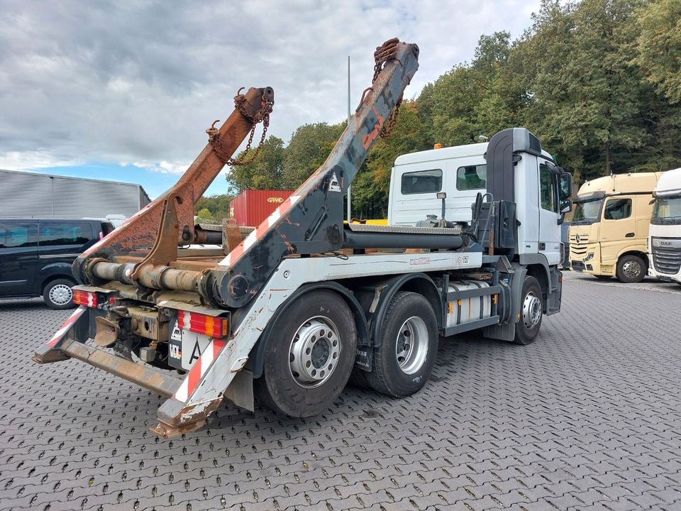 Mercedes-Benz 25-41 Actros Absetzkipper-Lift-/Lenk in Wuppertal