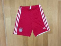 Hose von adidas Größe 152 FC Bayern München Kr. München - Putzbrunn Vorschau