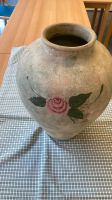 IlalienischeBodenvase Keramik 52 cm hoch beige Kleine Rosenmotive Nordrhein-Westfalen - Wiehl Vorschau