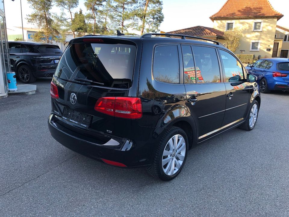 Volkswagen Touran 1.6 TDI COMFORTLINE *NAVI*AHK* in Bad Saulgau