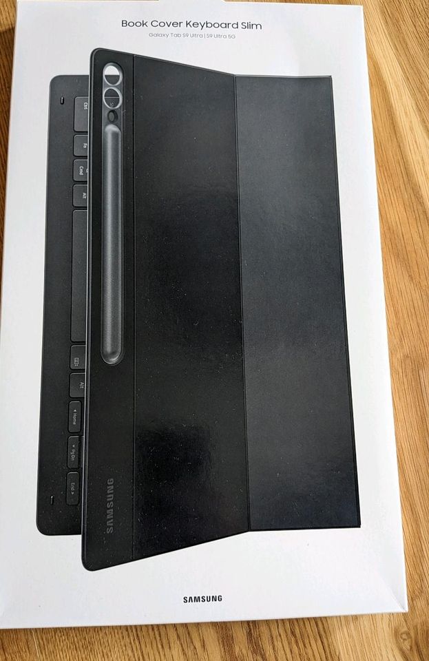 Samsung Book Cover Keyboard Slim Galaxy Tab S9 in Frankfurt am Main