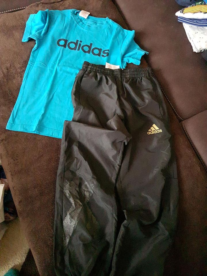 Adidas Set 152 M T-shirt und Hose Trainingshose Neu in Waldeck