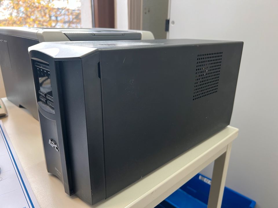 APC Smart UPS 1500 Notstrombattterie NP 729.- in Köln