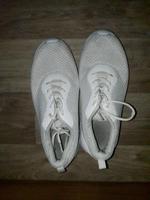 Turnschuhe / Sportschuhe Größe 40 Damen Sachsen - Kriebstein Vorschau