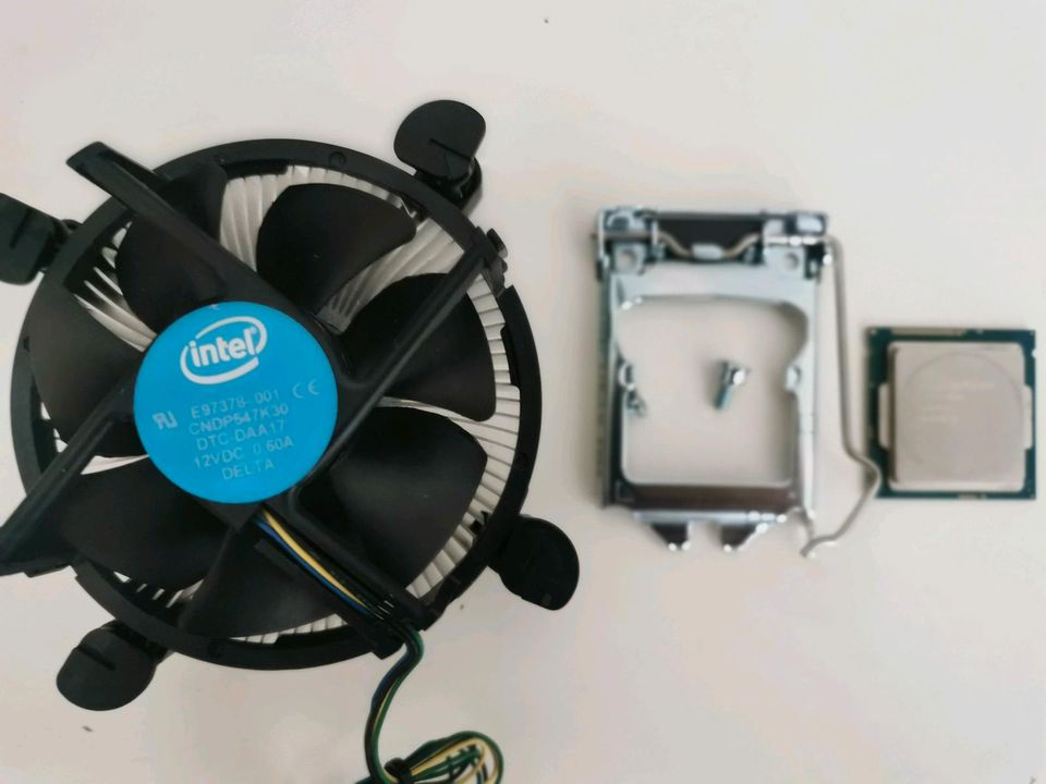 Intel i5 4570t mit Kühler, 2,9 GHz, 1150 in Bramsche