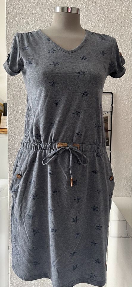 Kleid Sommerkleid Sterne blau Gr. 36 Gina neu in Bielefeld