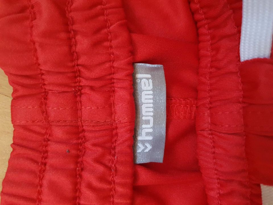 Hummel Shorts kurze Hose Fußball Gr. 170 /176 in Brietlingen