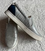 Silber/grau/blaue Slipper von Geox Gr. 37 Baden-Württemberg - Langenau Vorschau