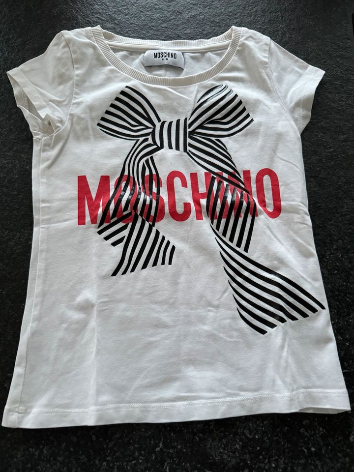 Moschino T Shirt ❤️ in Rhede