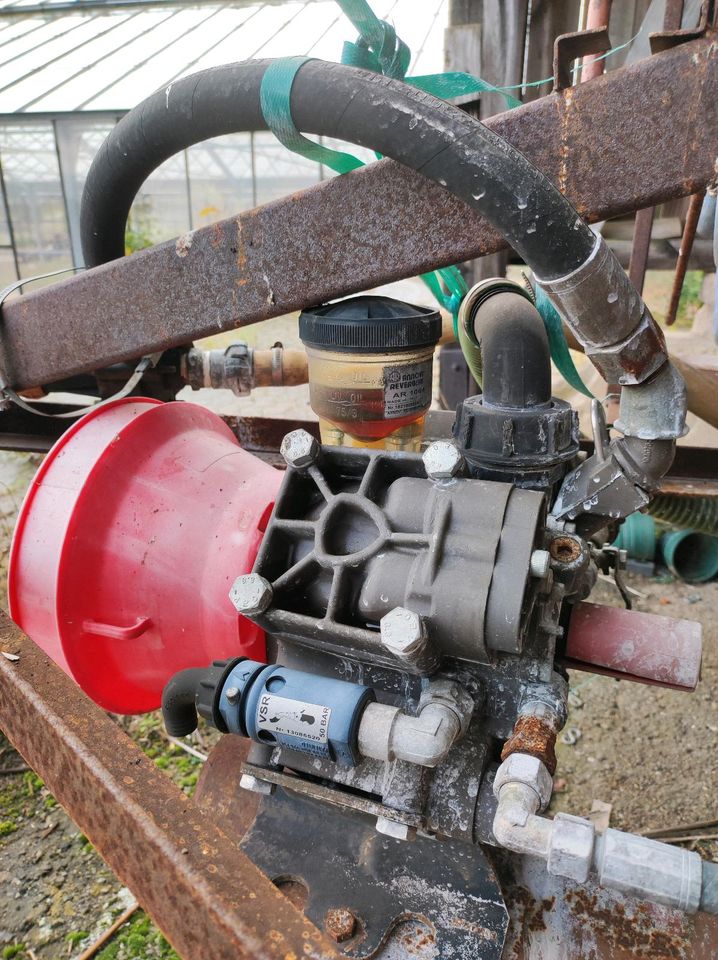 Anhänger Blomenröhr mit Zapfwellenantrieb und 1000 l Tank in Wietzendorf