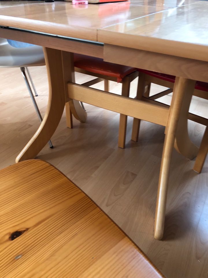 Großer Schicker Tisch aus Holz. Kann klein umgesetzt. in Wilhelmshaven