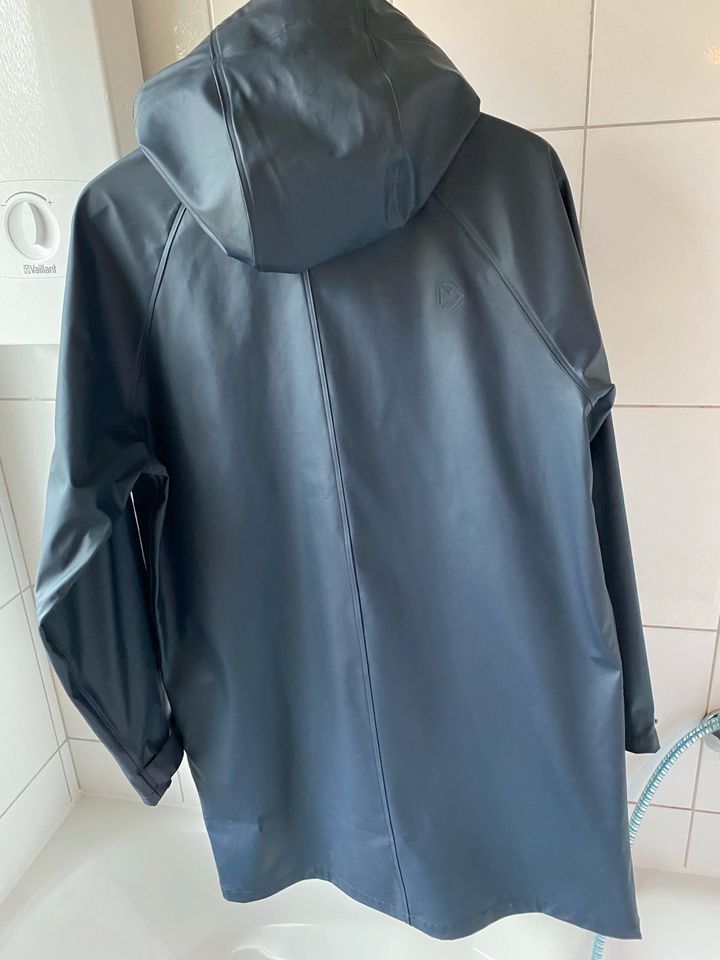 Didriksons Regenjacke Wettermantel Blau Gr. 44 in Flintbek