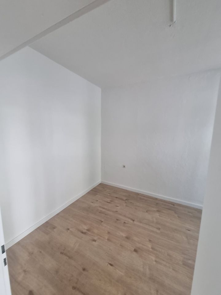 Altbauwohnung 3 ZKB renoviert in BHV Lehe 61 m² gute Rendite in Bremerhaven