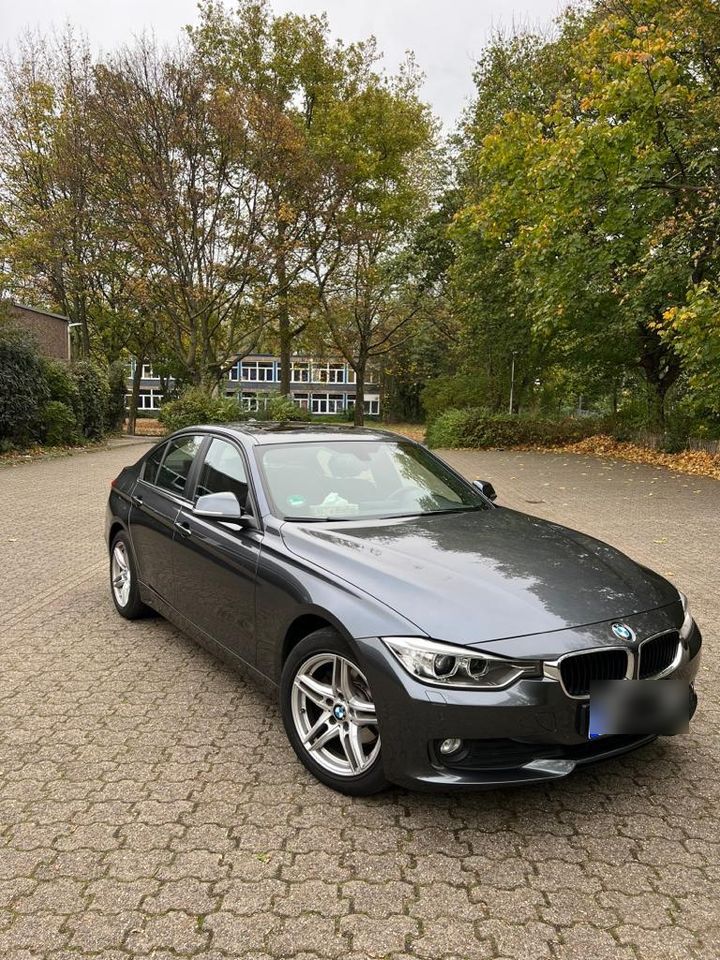 BMW 100 Kw/136ps.    07/2013 in Duisburg
