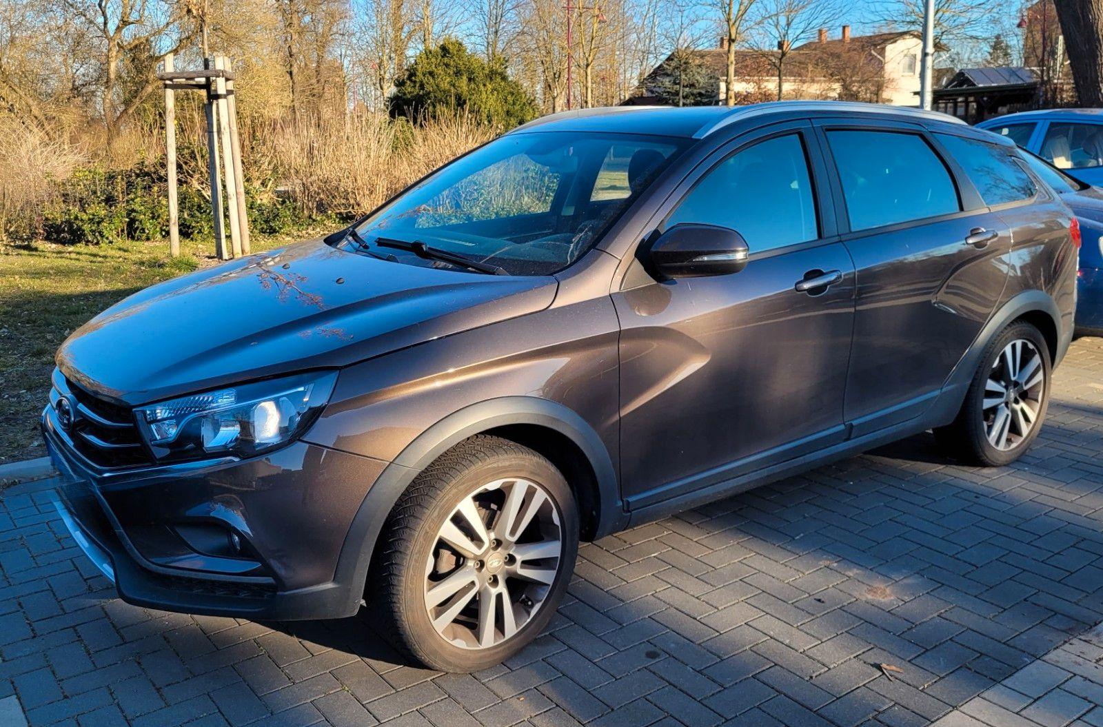Abbildung des Autos Lada Vesta Cross Luxus m…