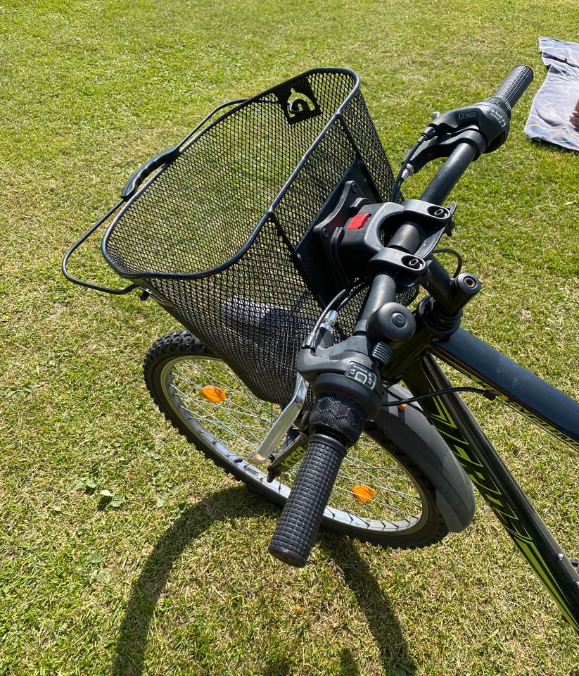 Fahrrad 28“ mit Schutzblech und Korb in Augsburg