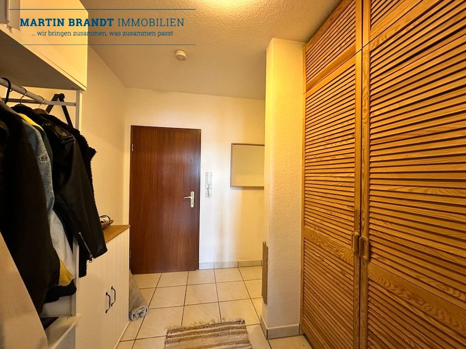 Sonnige 3 Zimmer Wohnung mit offenem Kamin, Balkon & Garage schöner Wohnlage am Idsteiner Gänsberg in Idstein