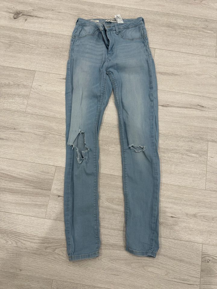 Skinny Jeans Gr. 36 in Plattling