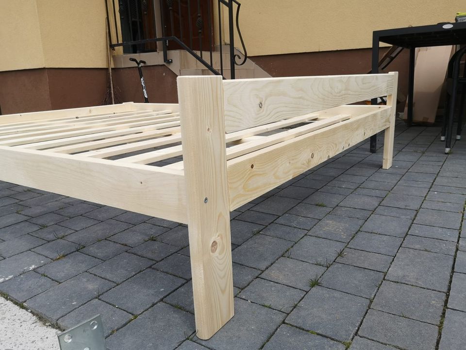 160x200 cm Neu Holz Bett Massivholzbett mit Lattenrost Hersteller in Schweitenkirchen