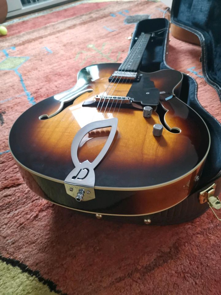 DeArmond by Guild X135 Hollowbody "F-Hole" Jazz Box in Reinfeld