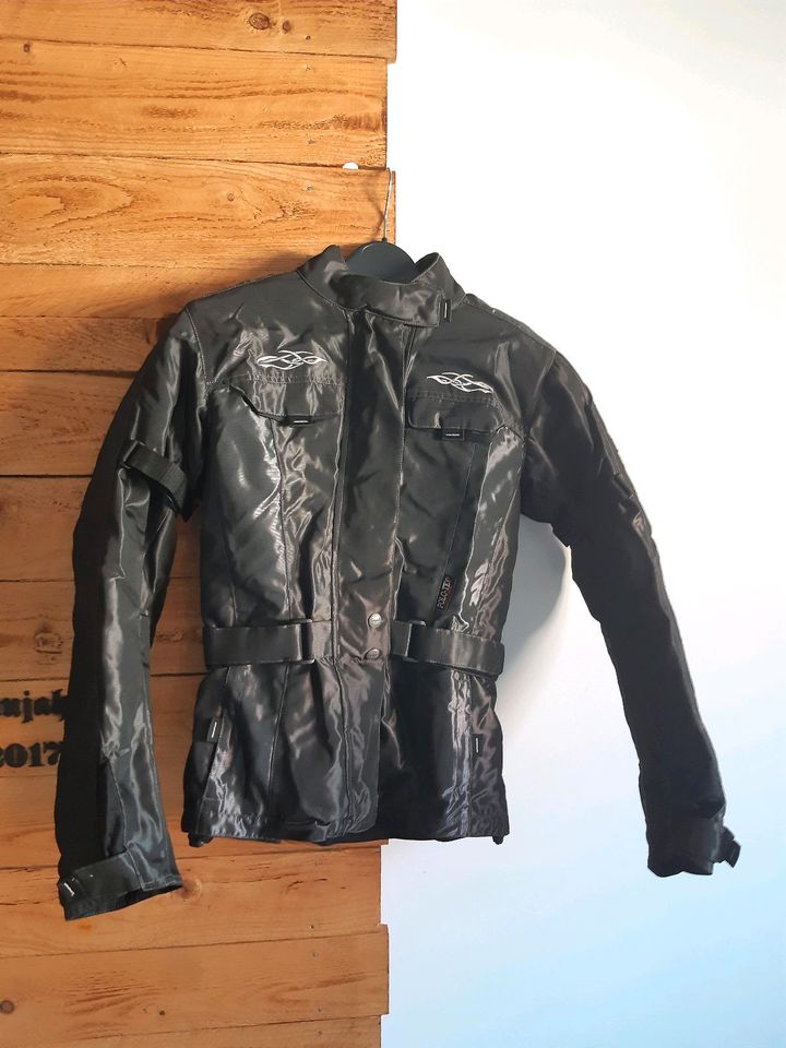 Motorradjacke Damen XS in Petersberg