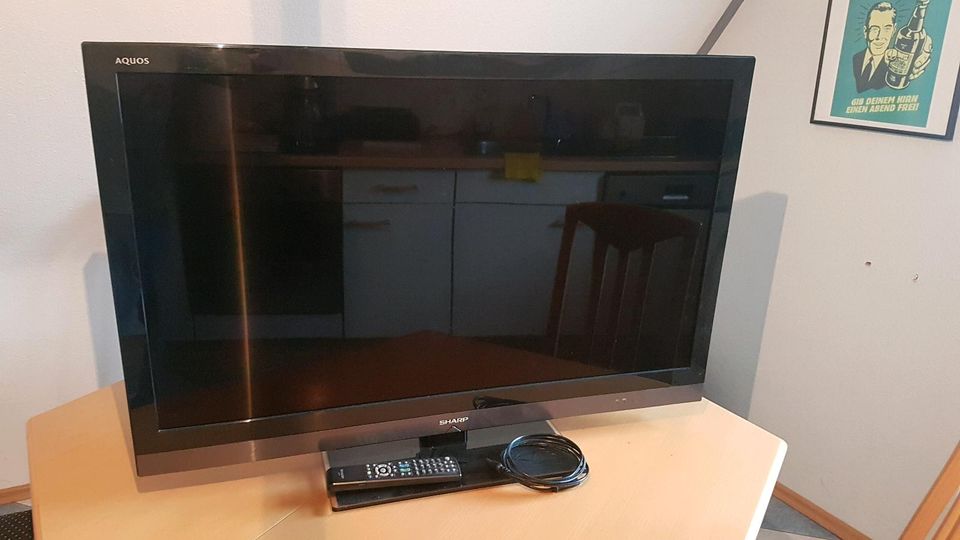 40" SHARP  und  20" SONY Fernseher in Hausen