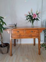 Toller Tisch zur Zierde, Schreibtisch, Massivholz, antik. München - Untergiesing-Harlaching Vorschau