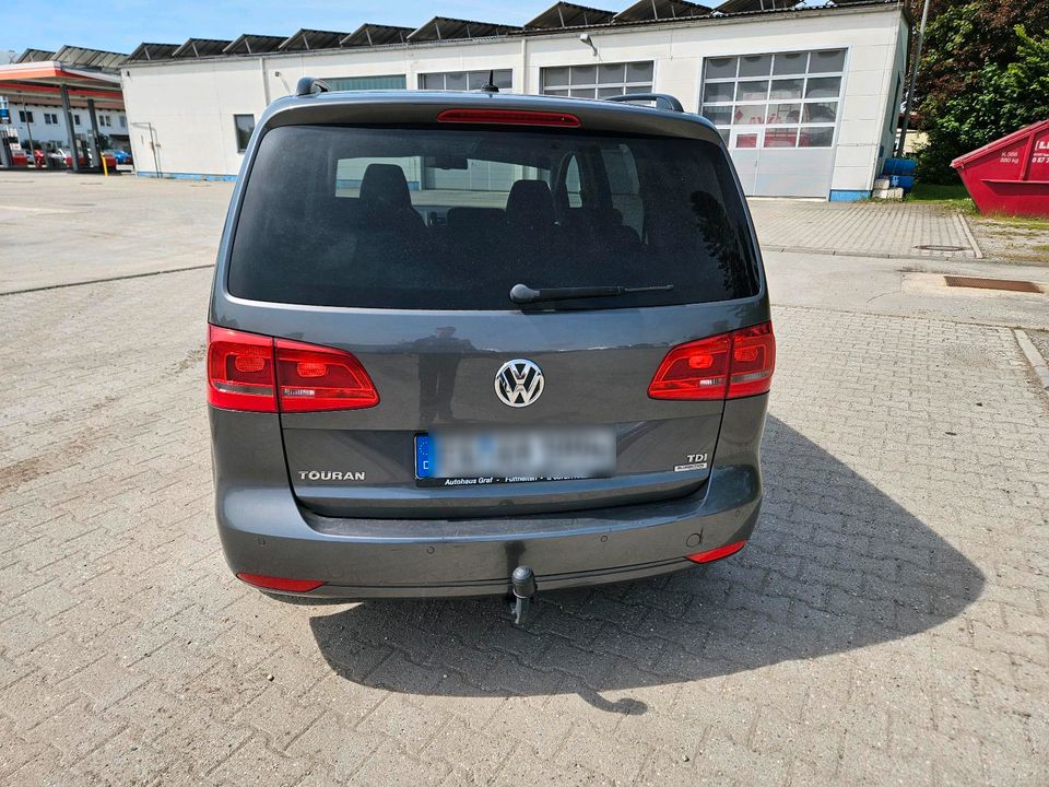 Volkswagen Touran 1.6tdi Comforline in Eggenfelden