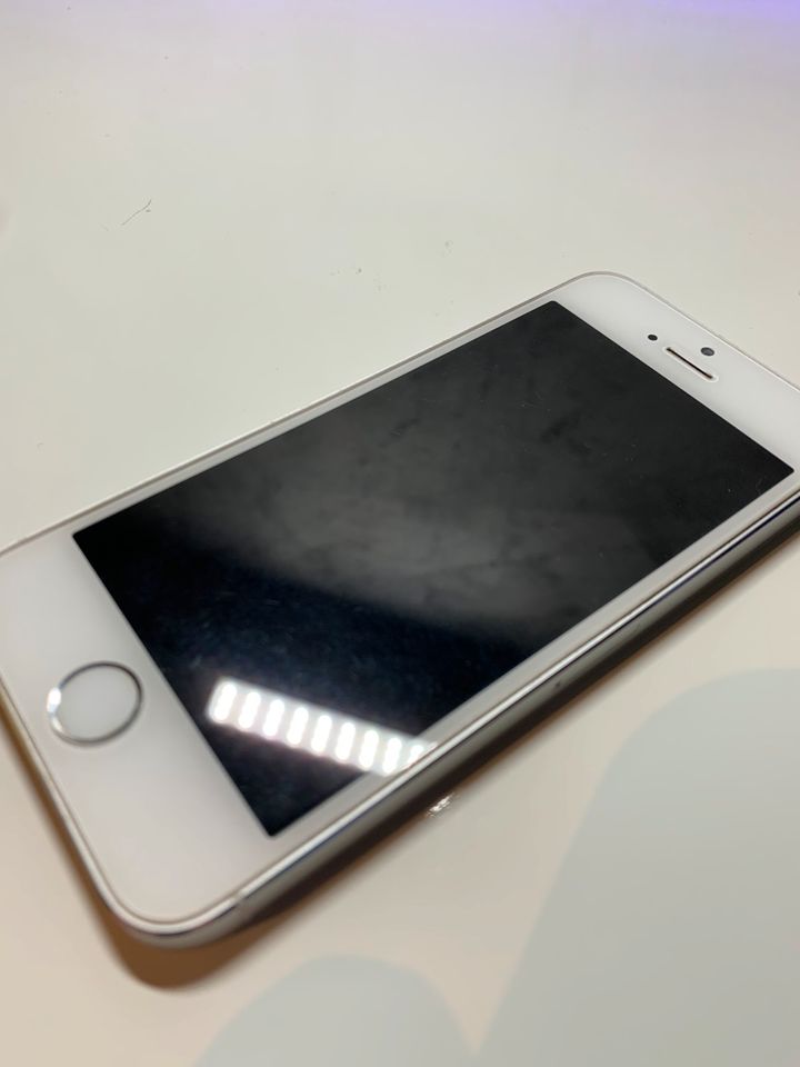 iPhone 5S 16GB Defekt in Frankfurt am Main