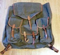 Rucksack aus robustem grünem Zeltbahnstoff fast 100 Jahre alt Sachsen - Zwickau Vorschau