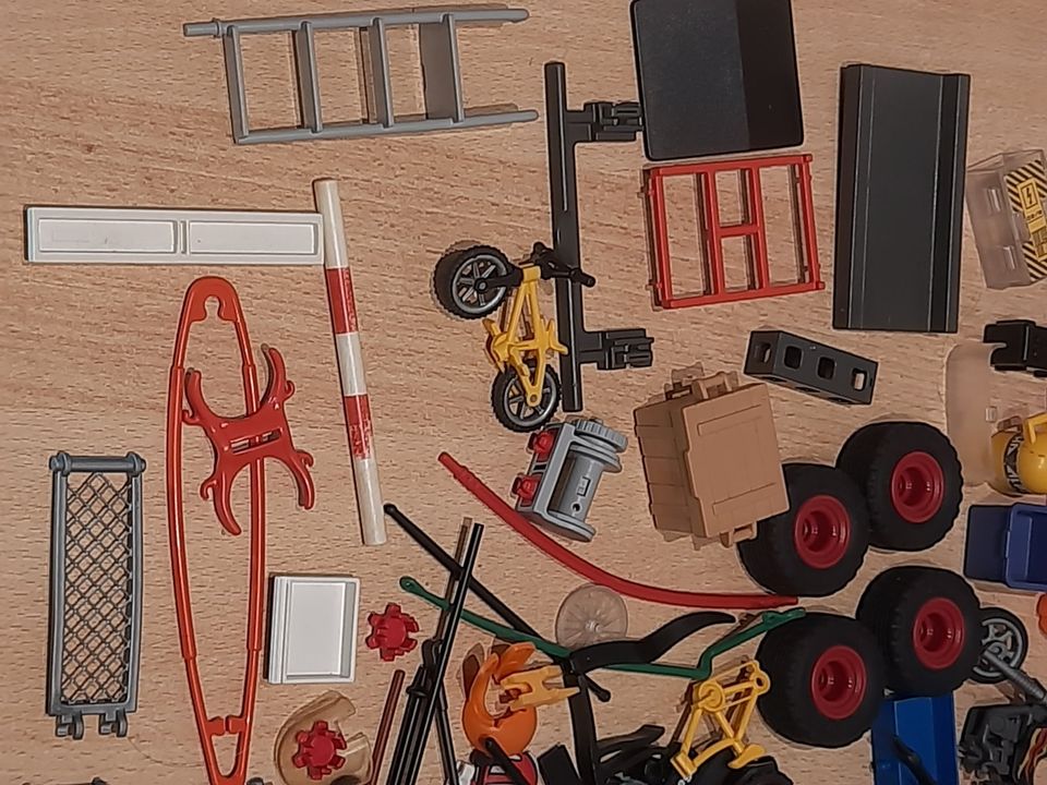 Playmobil Kleinteile, Reste, Ersatzteile Konvolut in Cremlingen