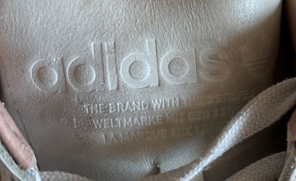 Sneaker Adidas Größe 40 in Moorrege