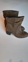 Bullboxer Stiefel Schuhe braun Stiefeletten Gr. 39 ungetragen Niedersachsen - Göttingen Vorschau