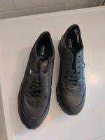Biete schwarze Damen Sneakers, Leder, Grösse 42 Berlin - Lichtenberg Vorschau