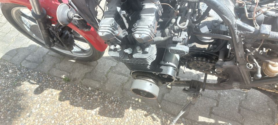 GPZ 1100 B1 - Rolling chassis Tacho Rahmen Motor Bremse Gabel in Markt Schwaben