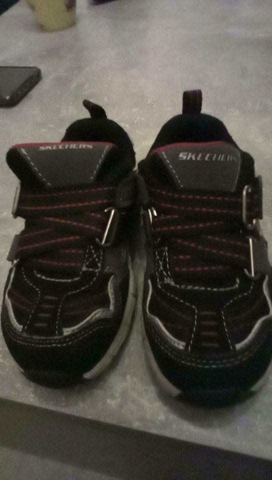 Schuhe Jungen Gr 22 von Sketchers in Chemnitz