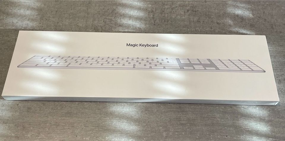 Apple Magic Keyboard with Numeric Keypad MQ052DA NEU in Limburg