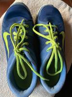 Nike Sportschuhe Sneaker Turnschuhe Schuhe Niedersachsen - Winsen (Aller) Vorschau