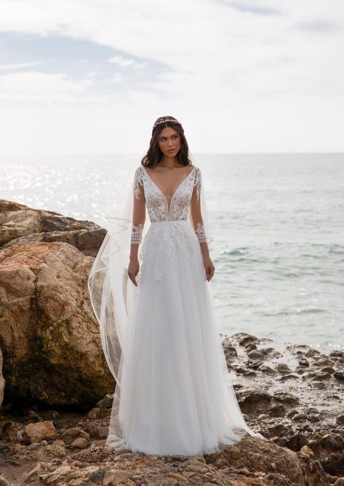 Brautkleid Boho von Pronovias 36/38 in Schömberg