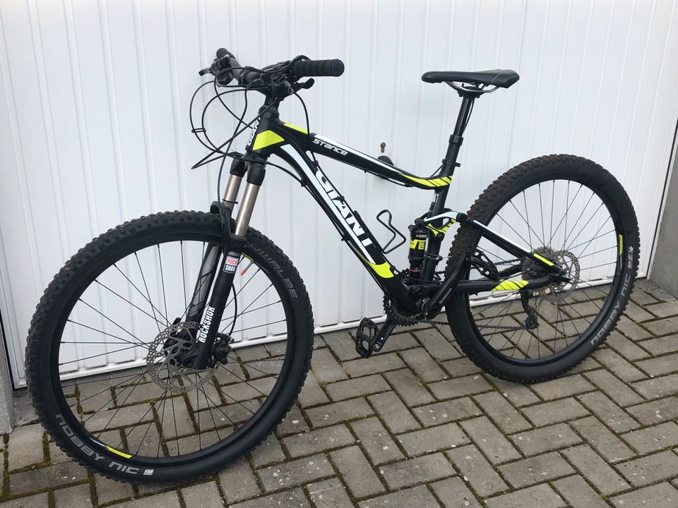 Giant Stance Ltd 27,5 Fully MTB in Schönefeld