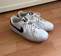Sneaker Nike in Größe 40 Berlin - Lichtenberg Vorschau