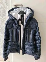 Moncler Jacke Größe 4 Winterjacke Daunen Hessen - Hanau Vorschau